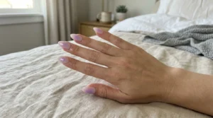 Lilac aura nails with a soft diffused lavender center